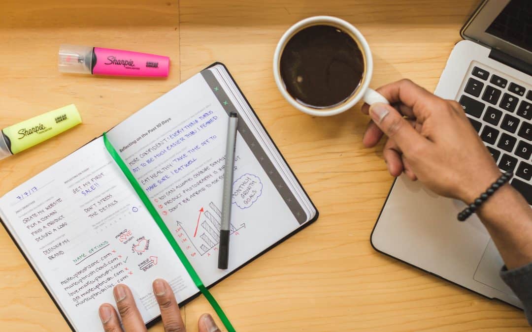 Emmaüs Connect : un équipement numérique à disposition des stagiaires.